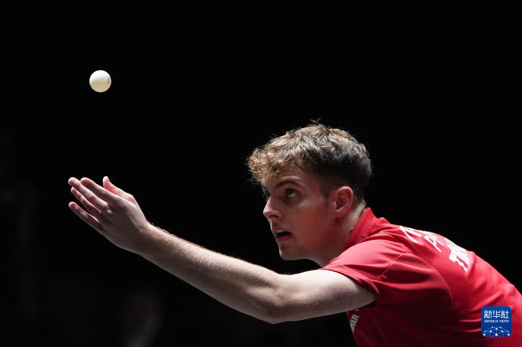 年轻球员与 年轻球员与