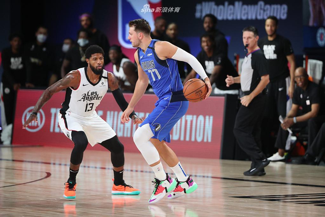 在场边见证 在场边见证