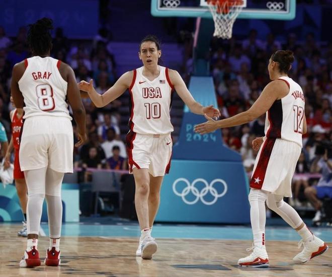 子同时观赛 子同时观赛